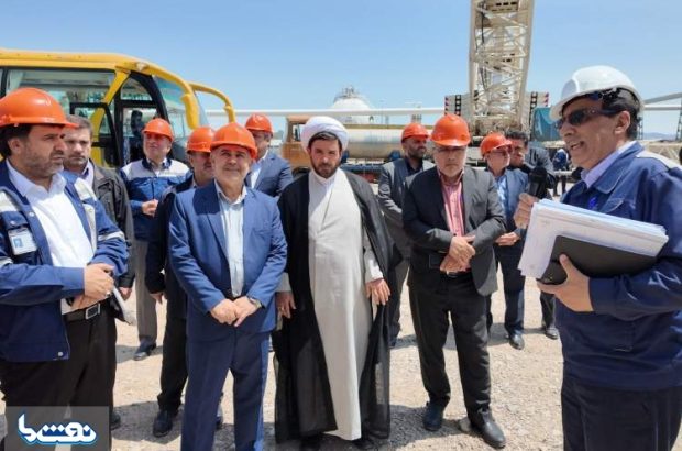 دیدار مشاور وزیر دفاع با مدیرعامل پتروشیمی تبریز دیدار مشاور وزیر دفاع با مدیرعامل پتروشیمی تبریز