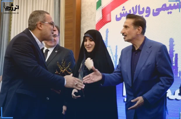 پتروفرهنگ به عنوان «شرکت برتر سال 1403» صنعت نفت ایران معرفی شد پتروفرهنگ به عنوان «شرکت برتر سال 1403» صنعت نفت ایران معرفی شد