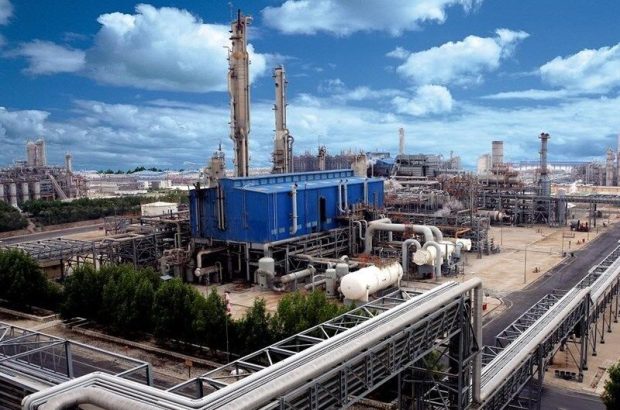 اعتراضها در پتروشیمی غدیر؛ کارگران زیر فشار، سود شرکت روی صفر اعتراضها در پتروشیمی غدیر؛ کارگران زیر فشار، سود شرکت روی صفر